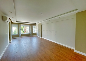 شقة واسعة 3 + 1 على مسافة قريبة من البحر في ليمان أنطاليا