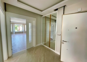 شقة واسعة 3 + 1 على مسافة قريبة من البحر في ليمان أنطاليا