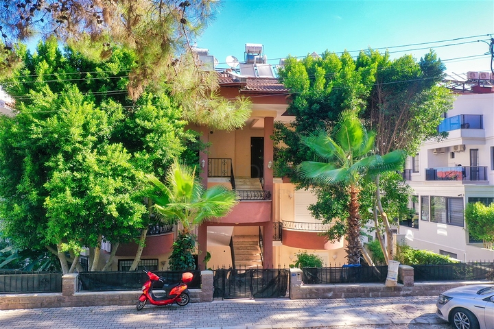 شقة 3 + 1 في منطقة خلابة في كيمير - أنطاليا