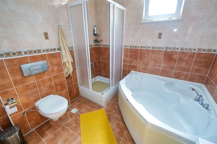 شقة 3 + 1 في منطقة خلابة في كيمير - أنطاليا