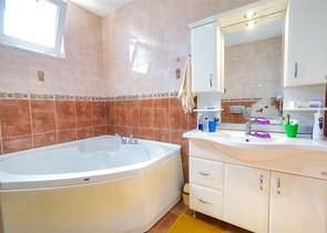 شقة 3 + 1 في منطقة خلابة في كيمير - أنطاليا