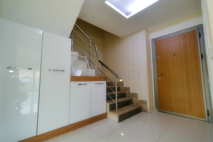 شقة 4 + 1 في منطقة هورما - أنطاليا