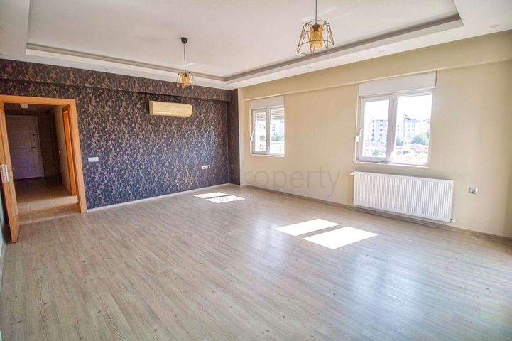  شقة 3 + 1 في منطقة كيزيلتوبراك - أنطاليا