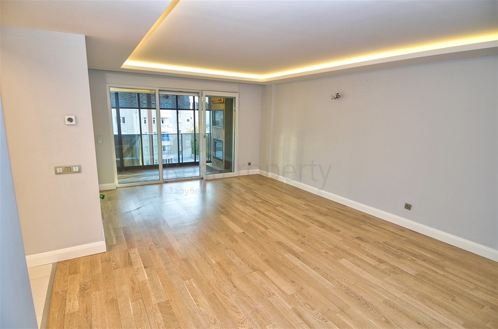 شقة 2 + 1 بتصميم مميز في منطقة مراد باشا المرموقة