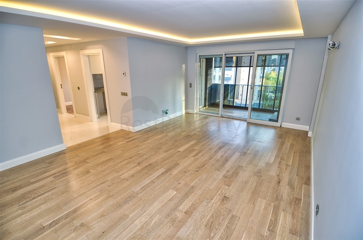 شقة 2 + 1 بتصميم مميز في منطقة مراد باشا المرموقة