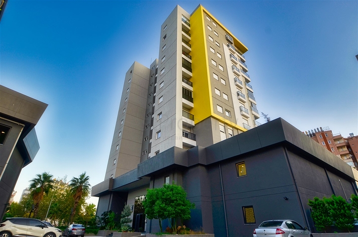 شقة 2 + 1 بتصميم مميز في منطقة مراد باشا المرموقة