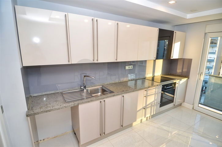 شقة 2 + 1 بتصميم مميز في منطقة مراد باشا المرموقة