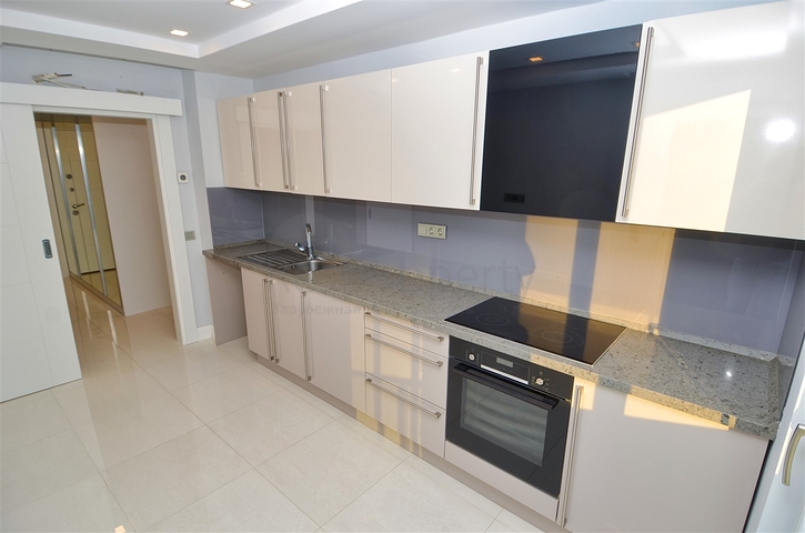 شقة 2 + 1 بتصميم مميز في منطقة مراد باشا المرموقة