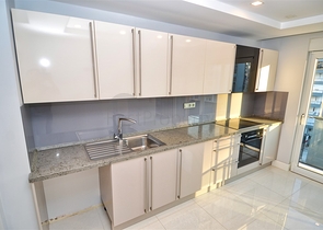 شقة 2 + 1 بتصميم مميز في منطقة مراد باشا المرموقة