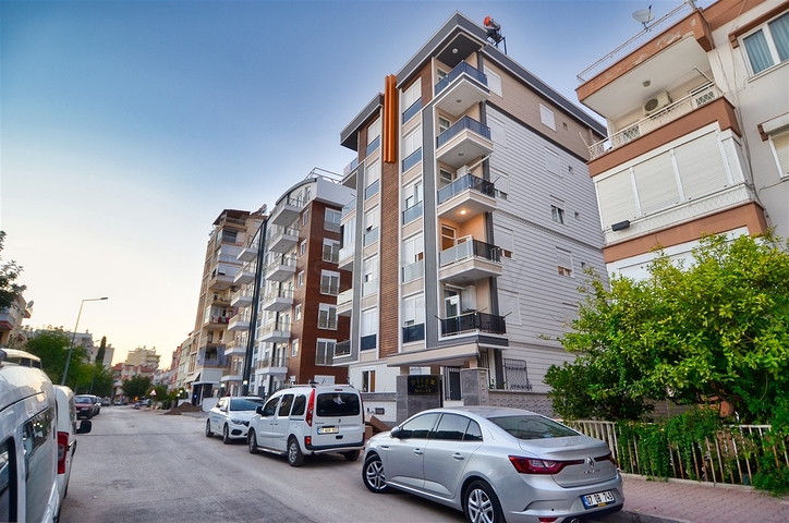 شقة 2 + 1 في وسط أنطاليا