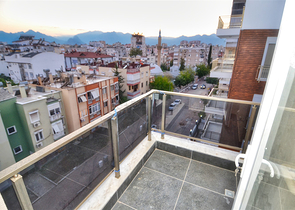 شقة 2 + 1 في وسط أنطاليا