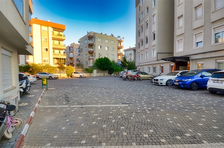 شقة 1 + 1 في وسط أنطاليا