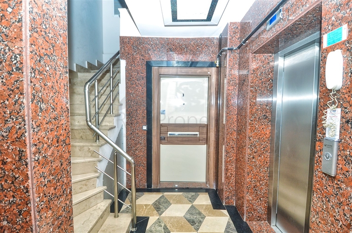 شقة 1 + 1 في وسط أنطاليا