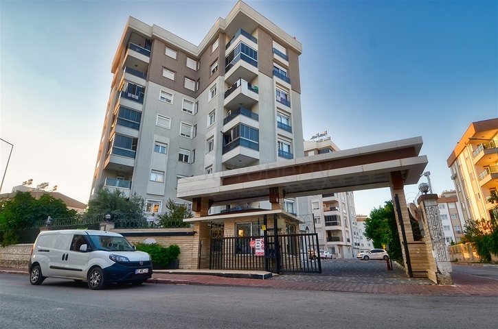 شقة 1 + 1 في وسط أنطاليا