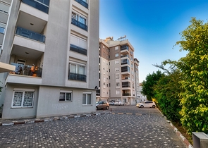 شقة 1 + 1 في وسط أنطاليا