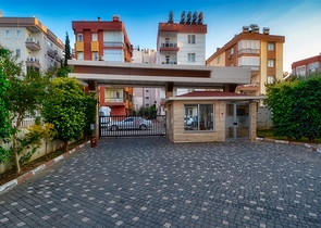 شقة 1 + 1 في وسط أنطاليا