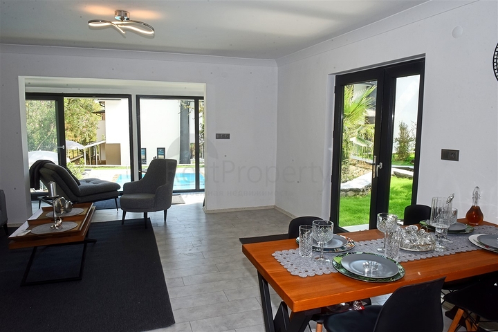 فلل للبيع في كيمر - ضمن مجمع فاخر -واسعار مناسبة 