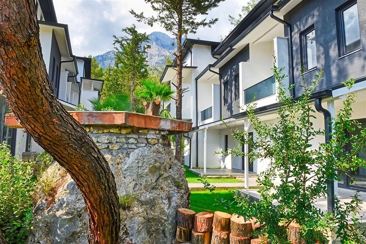 فلل للبيع في كيمر - ضمن مجمع فاخر -واسعار مناسبة 