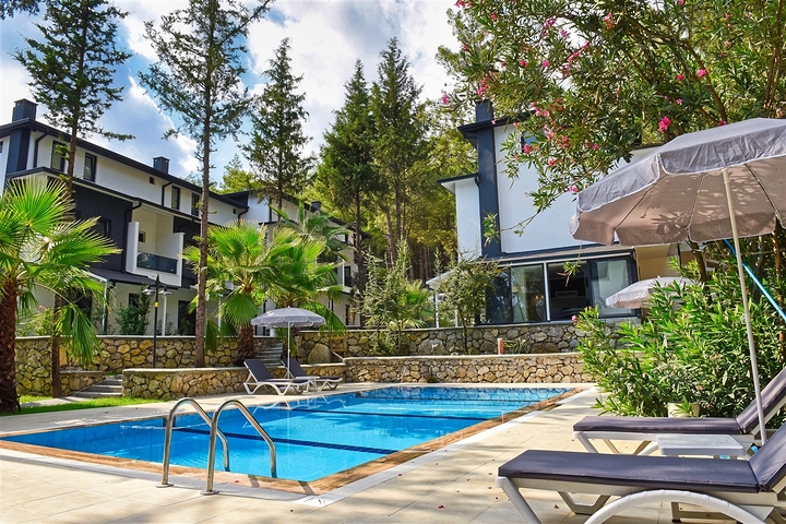 فلل للبيع في كيمر - ضمن مجمع فاخر -واسعار مناسبة 