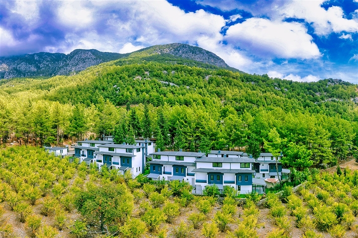 فلل للبيع في كيمر - ضمن مجمع فاخر -واسعار مناسبة 