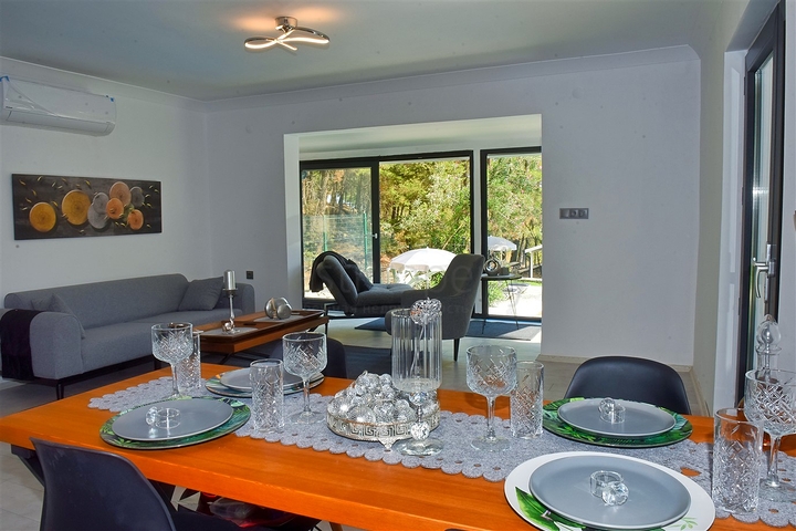 فلل للبيع في كيمر - ضمن مجمع فاخر -واسعار مناسبة 