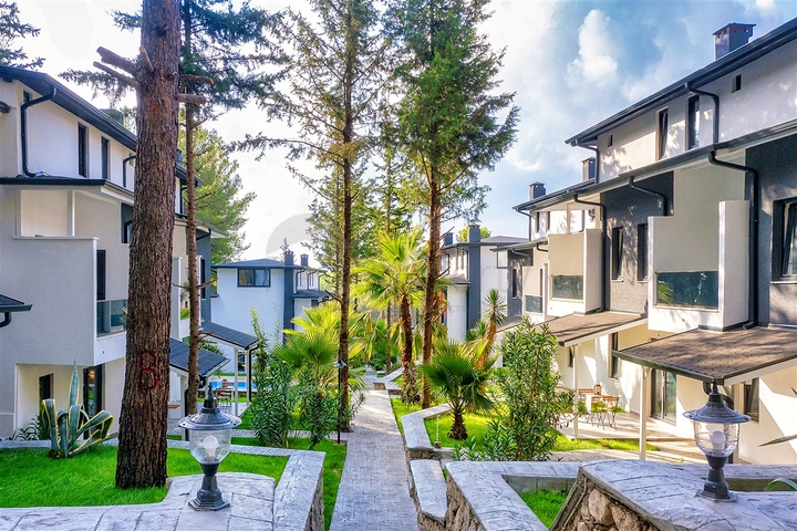 فلل للبيع في كيمر - ضمن مجمع فاخر -واسعار مناسبة 