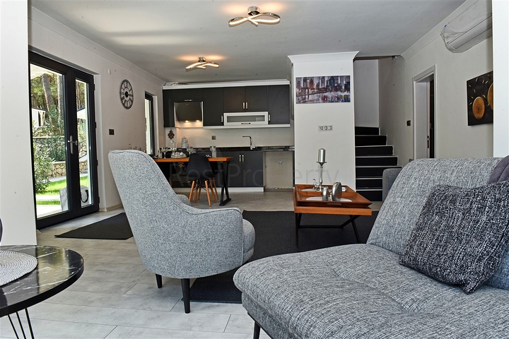 فلل للبيع في كيمر - ضمن مجمع فاخر -واسعار مناسبة 