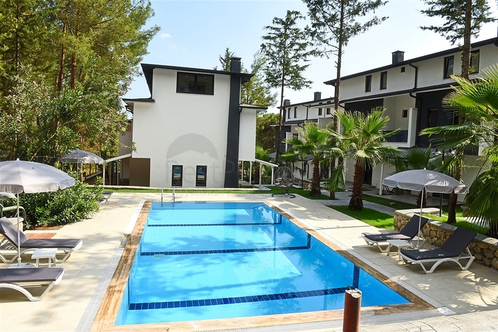 فلل للبيع في كيمر - ضمن مجمع فاخر -واسعار مناسبة 