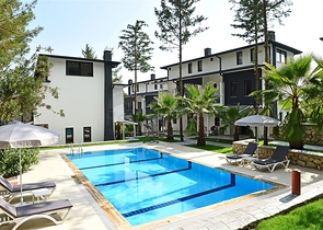 فلل للبيع في كيمر - ضمن مجمع فاخر -واسعار مناسبة 