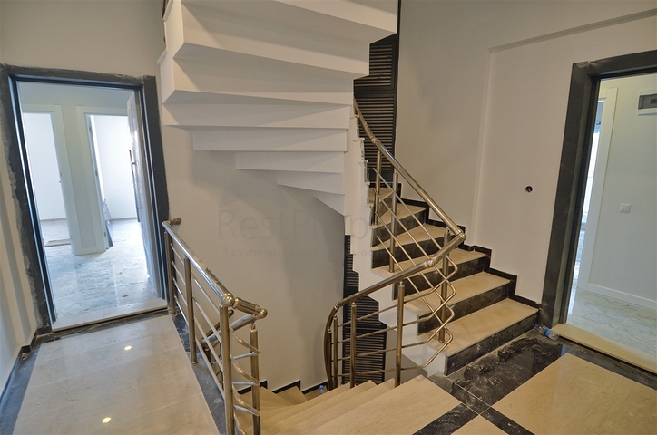 شقة 4 + 2 في وسط أنطاليا