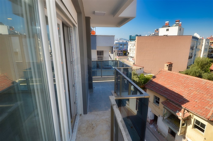 شقة 4 + 2 في وسط أنطاليا