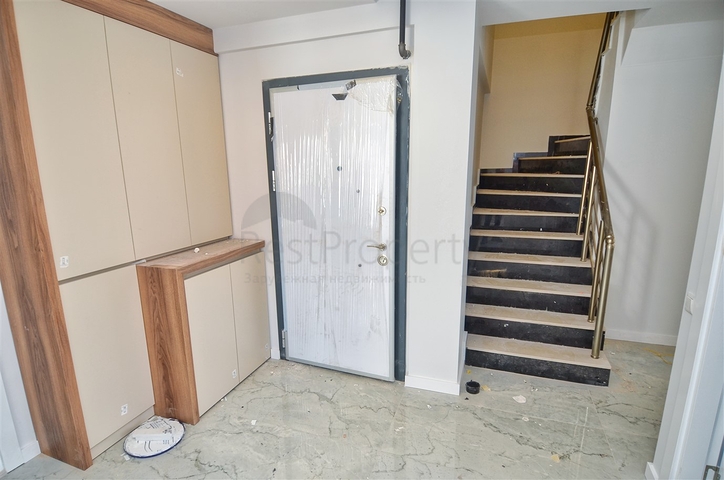 شقة 4 + 2 في وسط أنطاليا