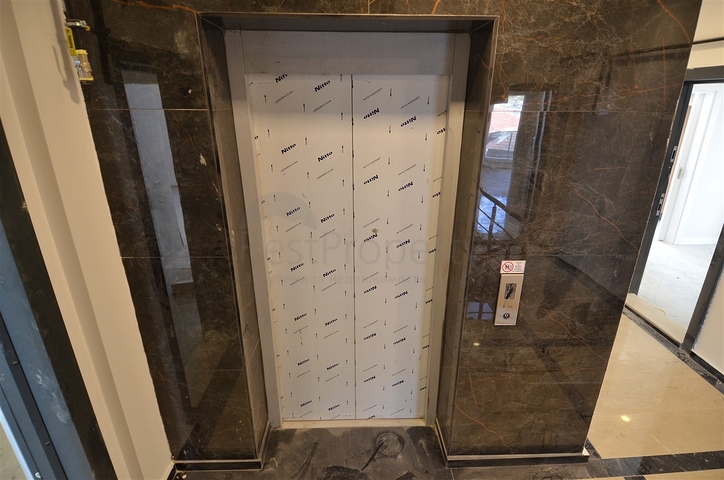 شقة 4 + 2 في وسط أنطاليا