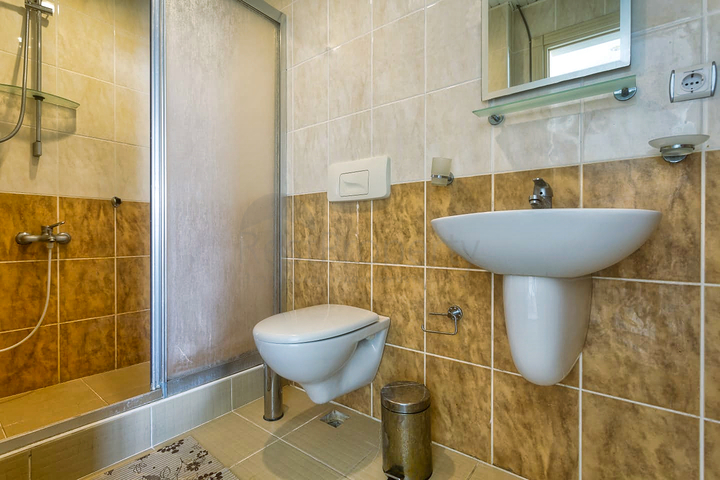 شقة بغرفة نوم واحدة في منطقة ليمان في كونيالتي