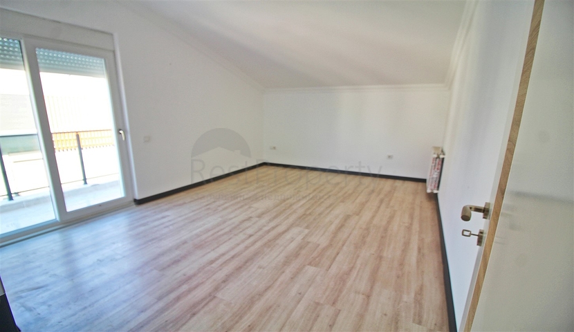 شقة بتصميم 2 + 1 في وسط أنطاليا