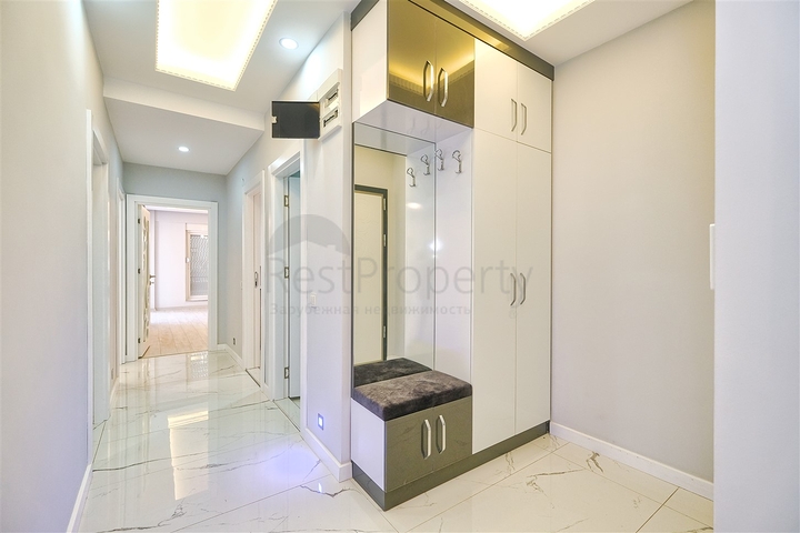 شقة بتصميم 2 + 1 في وسط أنطاليا