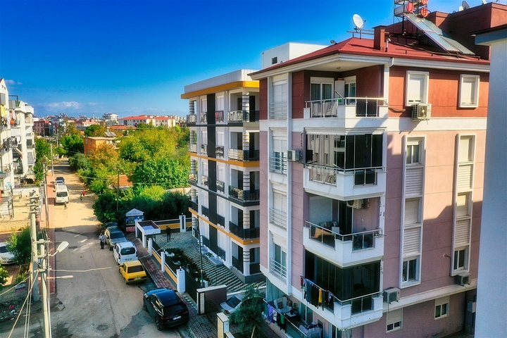 شقة بتصميم 2 + 1 في وسط أنطاليا