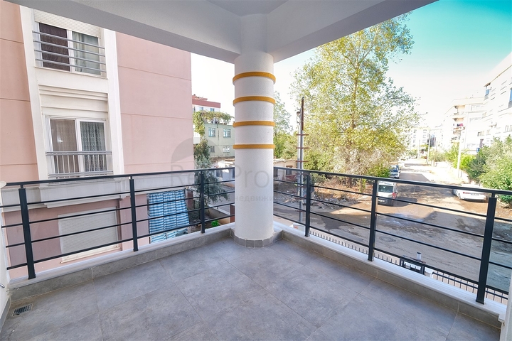 شقة بتصميم 2 + 1 في وسط أنطاليا