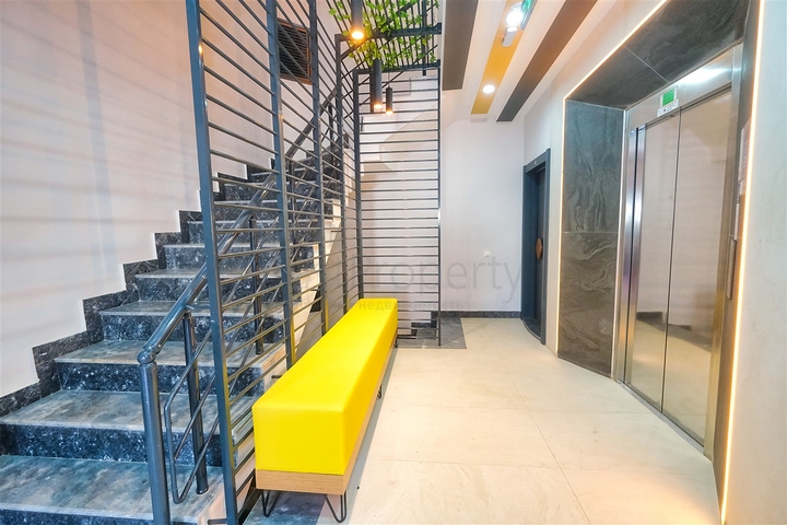 شقة بتصميم 2 + 1 في وسط أنطاليا