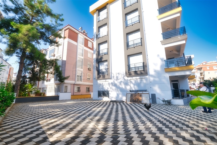 شقة بتصميم 2 + 1 في وسط أنطاليا