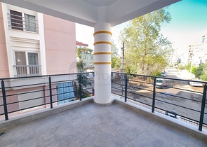 شقة بتصميم 2 + 1 في وسط أنطاليا