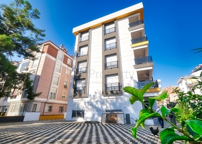 شقة بتصميم 2 + 1 في وسط أنطاليا