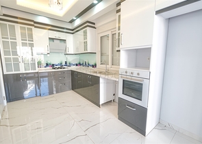 شقة بتصميم 2 + 1 في وسط أنطاليا