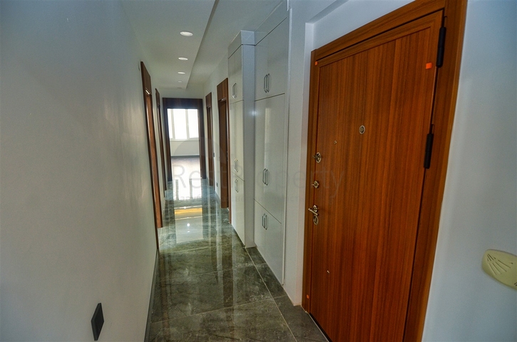 شقة 2 + 1 في وسط أنطاليا