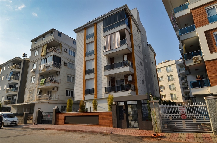 شقة 2 + 1 في وسط أنطاليا