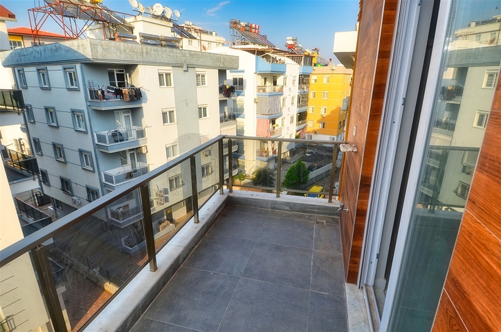 شقة 2 + 1 في وسط أنطاليا