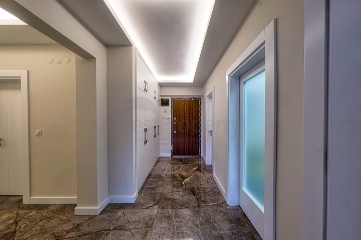  شقة 3 + 1 في منطقة مراد باشا - أنطاليا