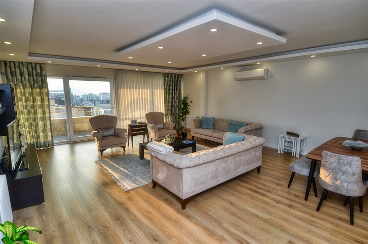  شقة 3 + 1 في منطقة مراد باشا - أنطاليا