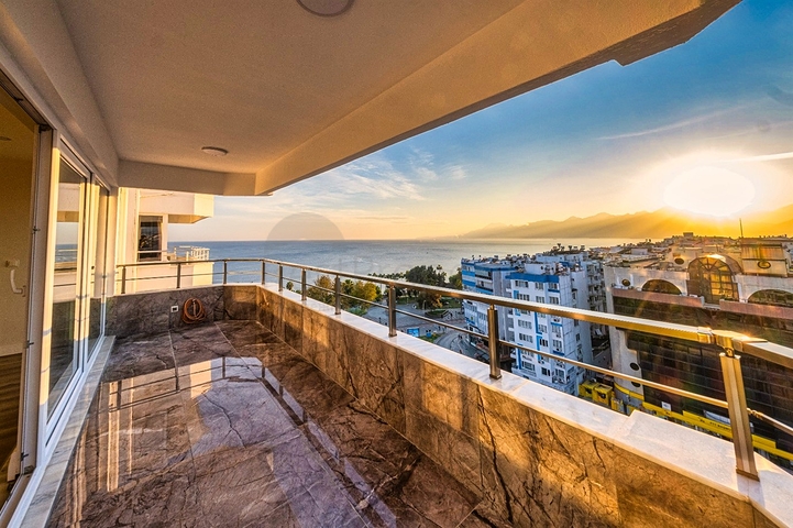  شقة 3 + 1 في منطقة مراد باشا - أنطاليا