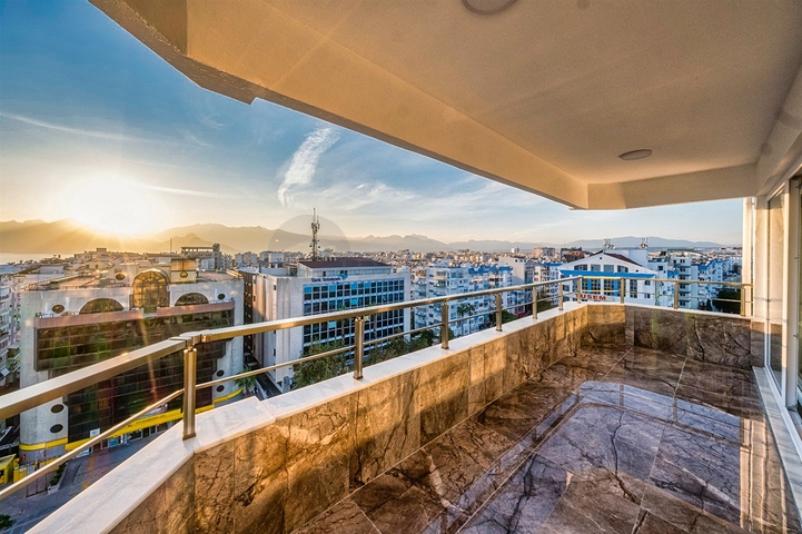  شقة 3 + 1 في منطقة مراد باشا - أنطاليا